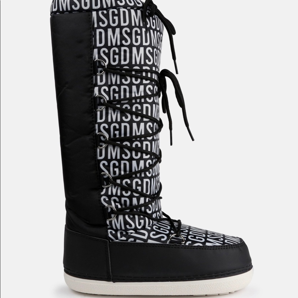 snow boots